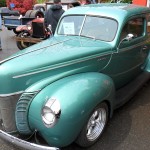 40c 2 Ford 2 door green 1940